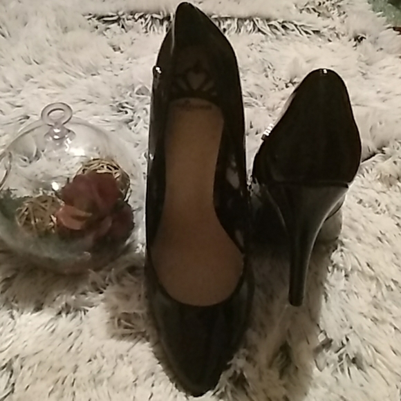 Fergalicious (Pointy toe pumps heels) - Picture 4 of 4